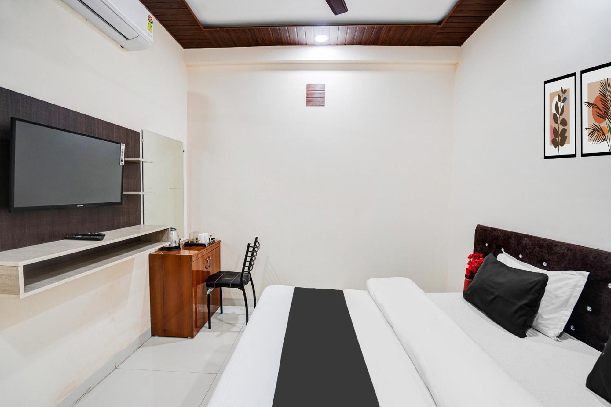 Super Hotel O Brilliant Convention Centre Formerly Madhur Shree Indaur Exteriér fotografie