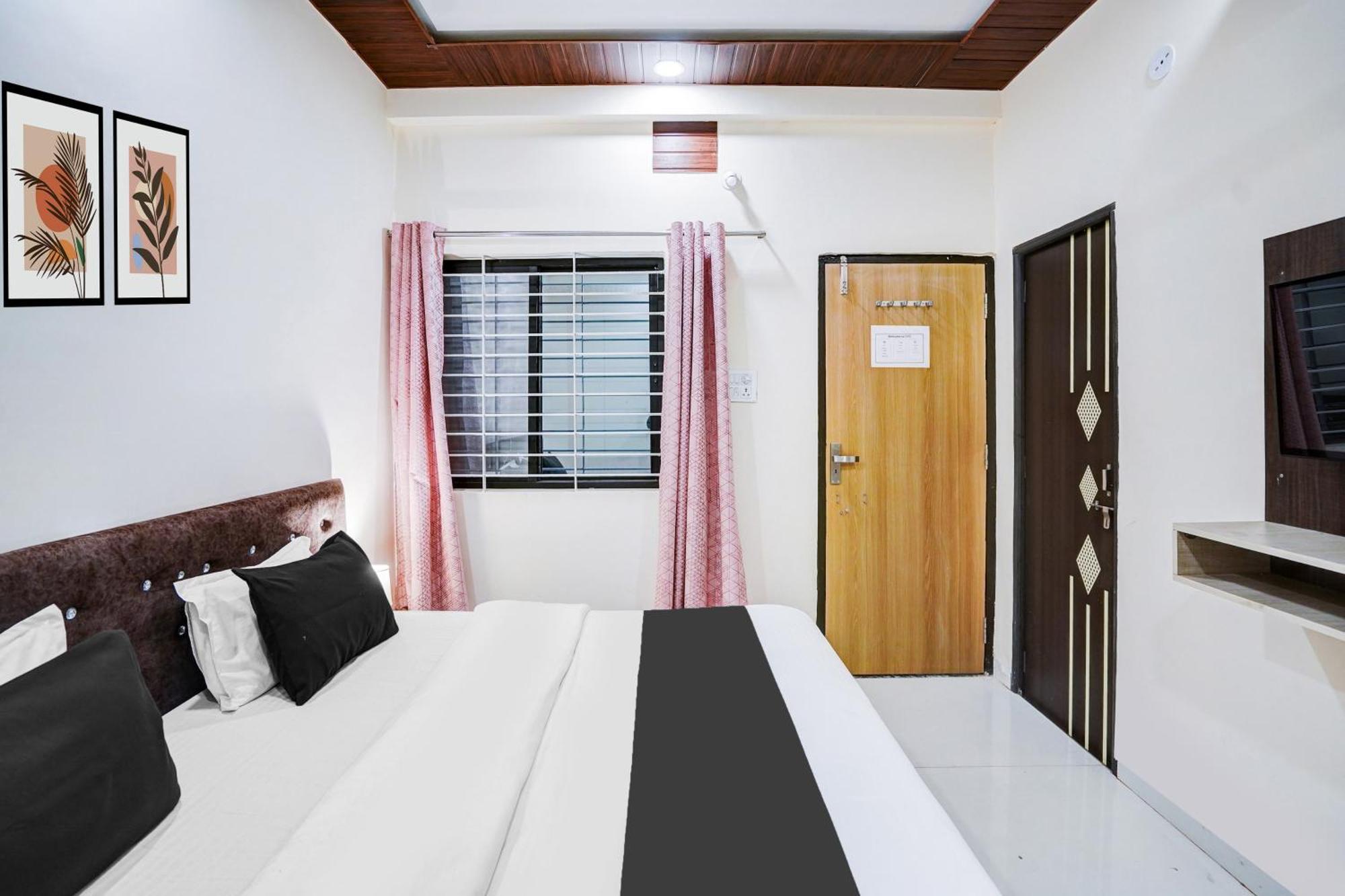 Super Hotel O Brilliant Convention Centre Formerly Madhur Shree Indaur Exteriér fotografie