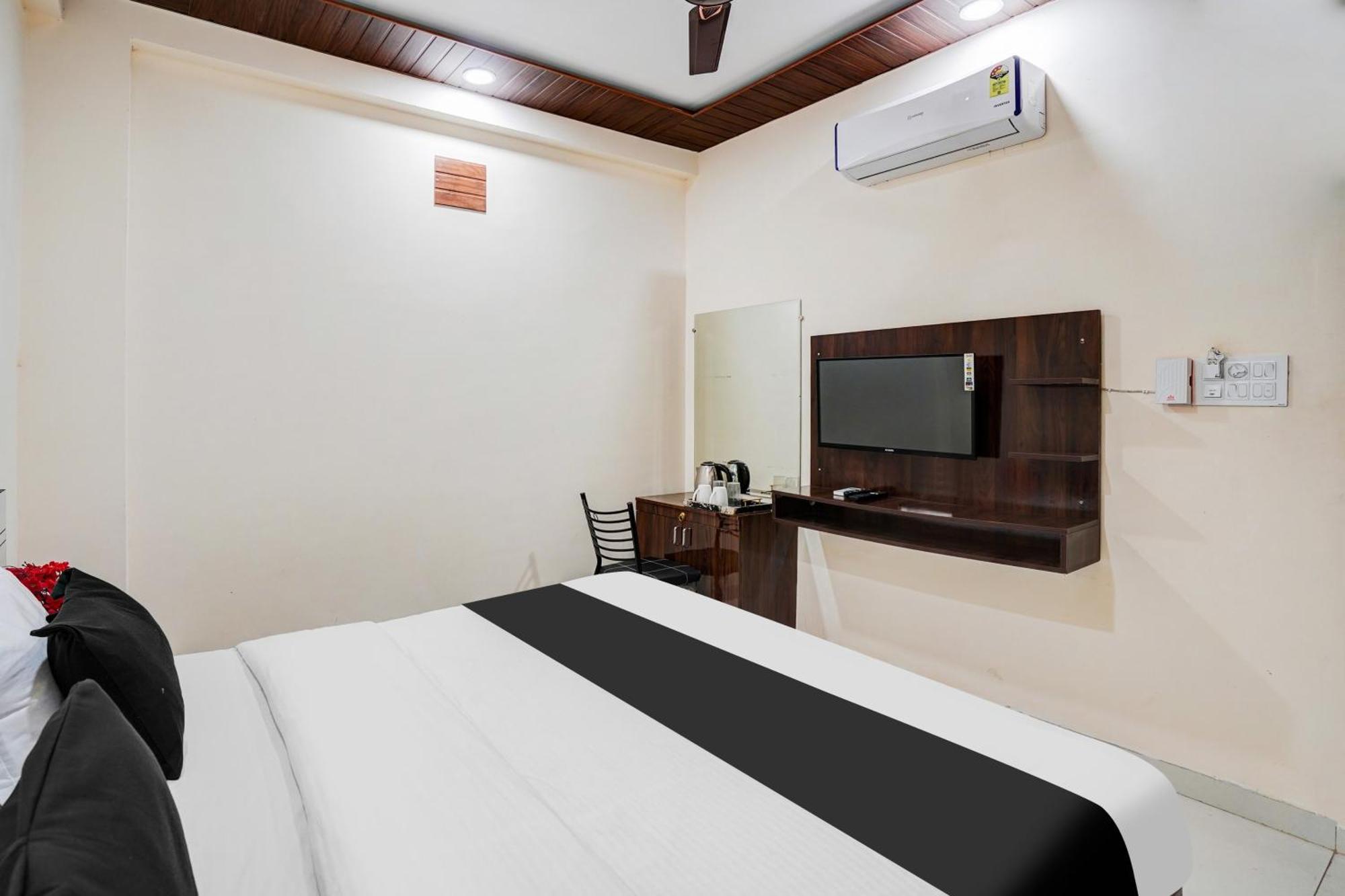 Super Hotel O Brilliant Convention Centre Formerly Madhur Shree Indaur Exteriér fotografie